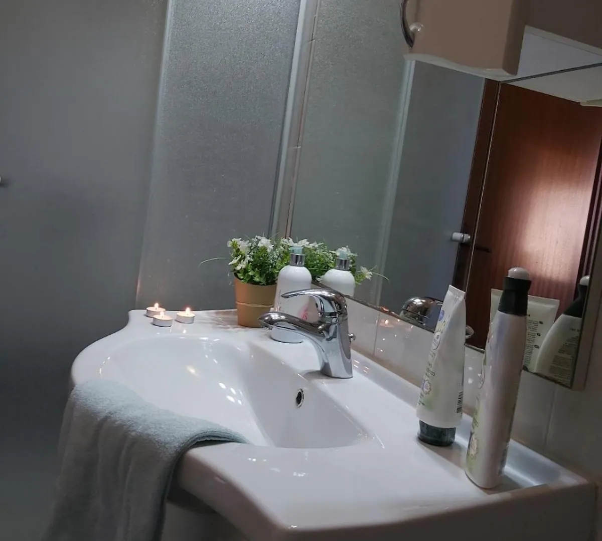 Sweet Apartment With Free Parking Πούλα