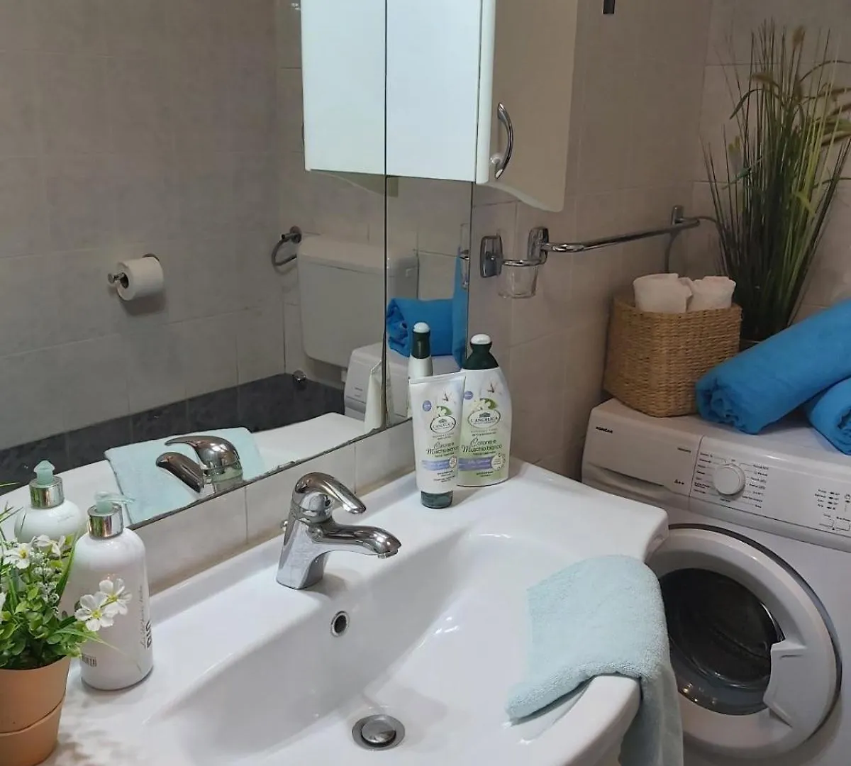 Sweet Apartment With Free Parking Πούλα